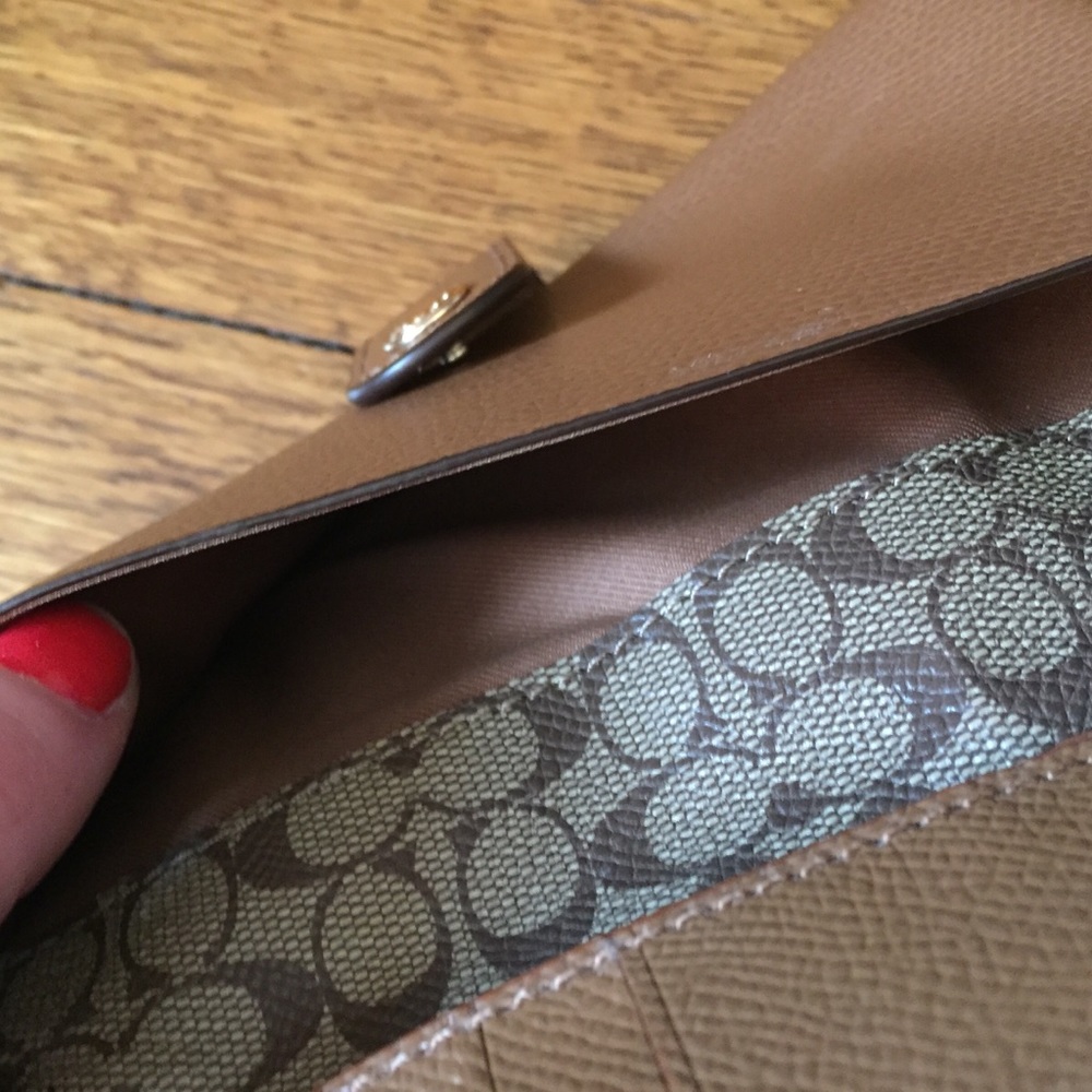 Coach Wristlet - Picture 5 of 8